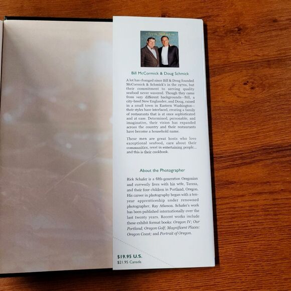 McCormick & Schmick's Seafood Restaurant Cookbook 2nd Edition with Disc - Picture 6 of 7